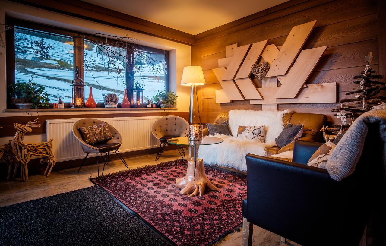 Hotel-Pension Schattberg ซาลบาคฮินเทอร์เกลมม์ ภายนอก รูปภาพ